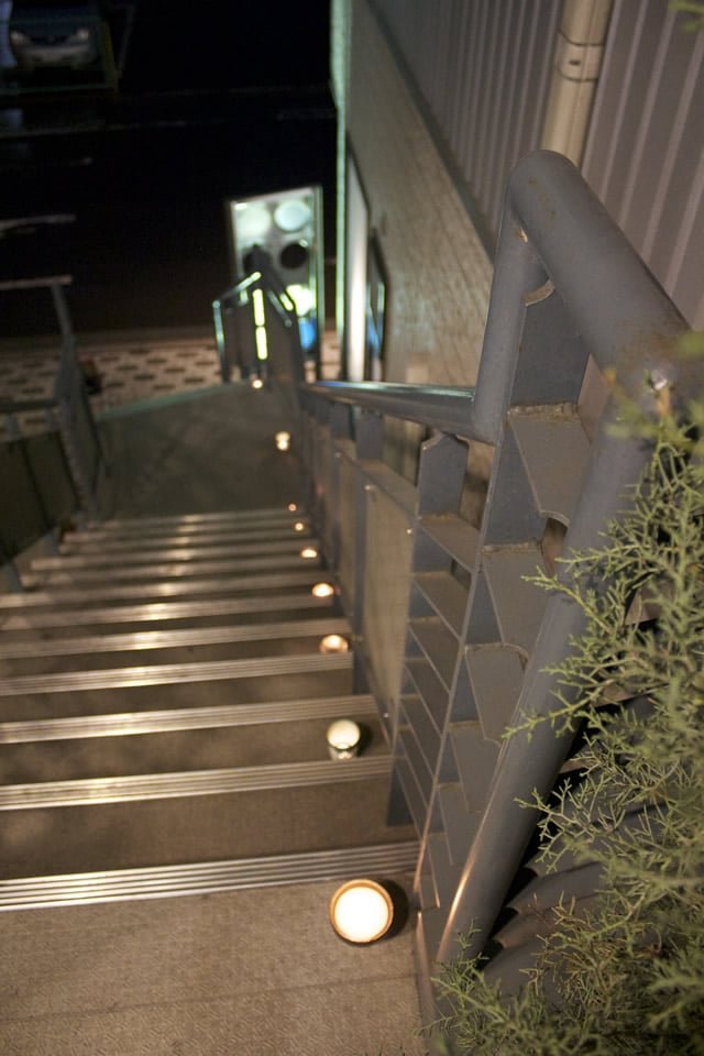 写真：kikiに上がる階段