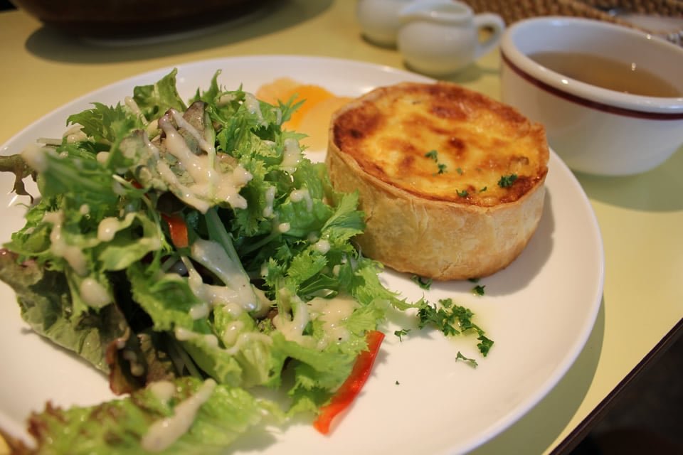 挽肉ときのこのトマトキッシュ